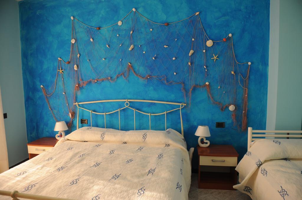 B&B Viale Delle Colline Salerno Rum bild