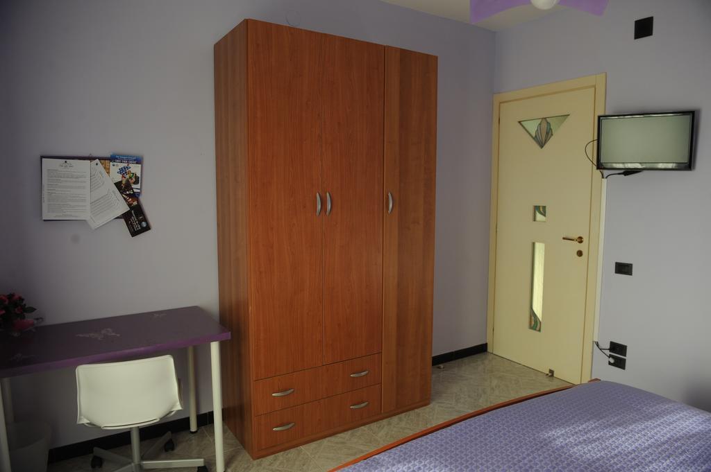 B&B Viale Delle Colline Salerno Rum bild
